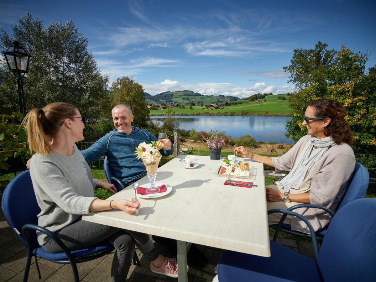 Erlebnisland Grizzlybaer Hotel Langenbuhl ภายนอก รูปภาพ
